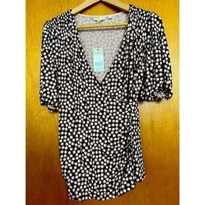 Boden Joanna Wrap Top. Size 10. Pink and black dots.